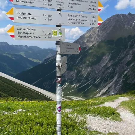 Colrosa Berendsen 7 Brand (Vorarlberg)